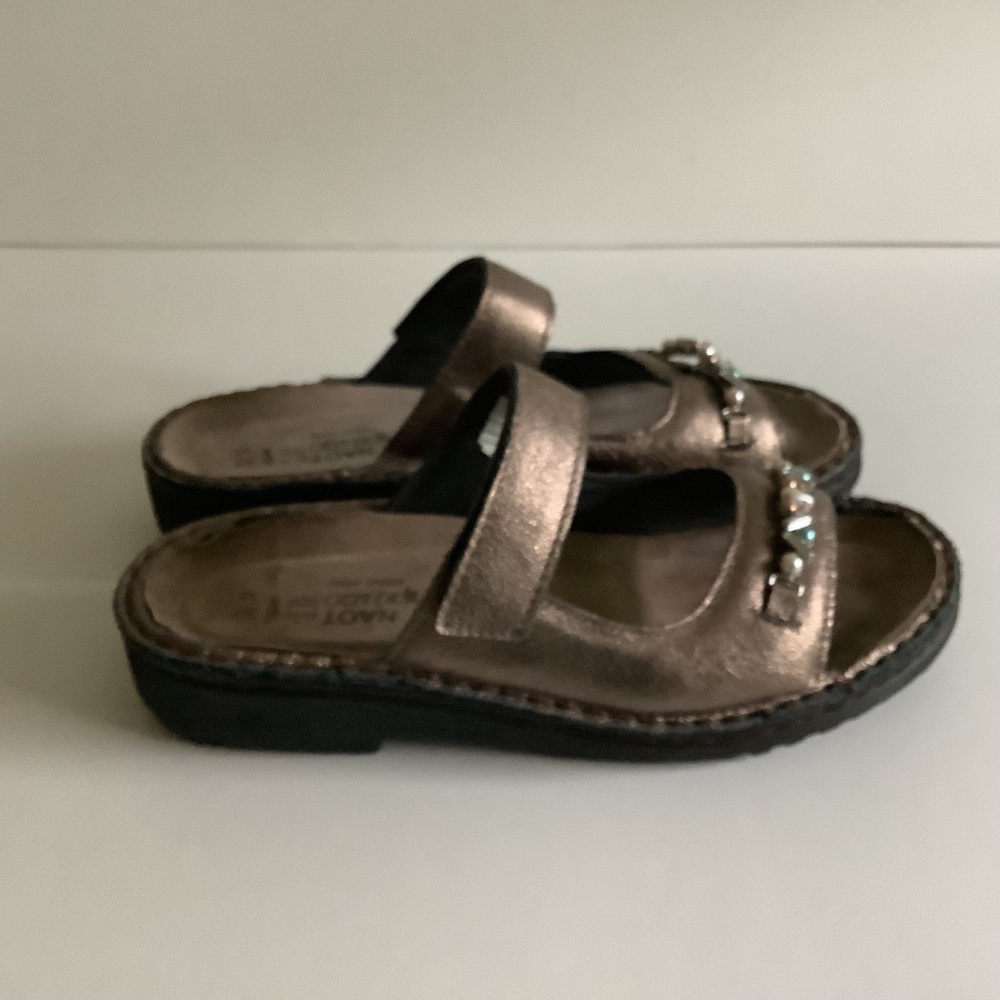 Naot Johanna Slip On Leather Sandal Size EU 37/ 6.5